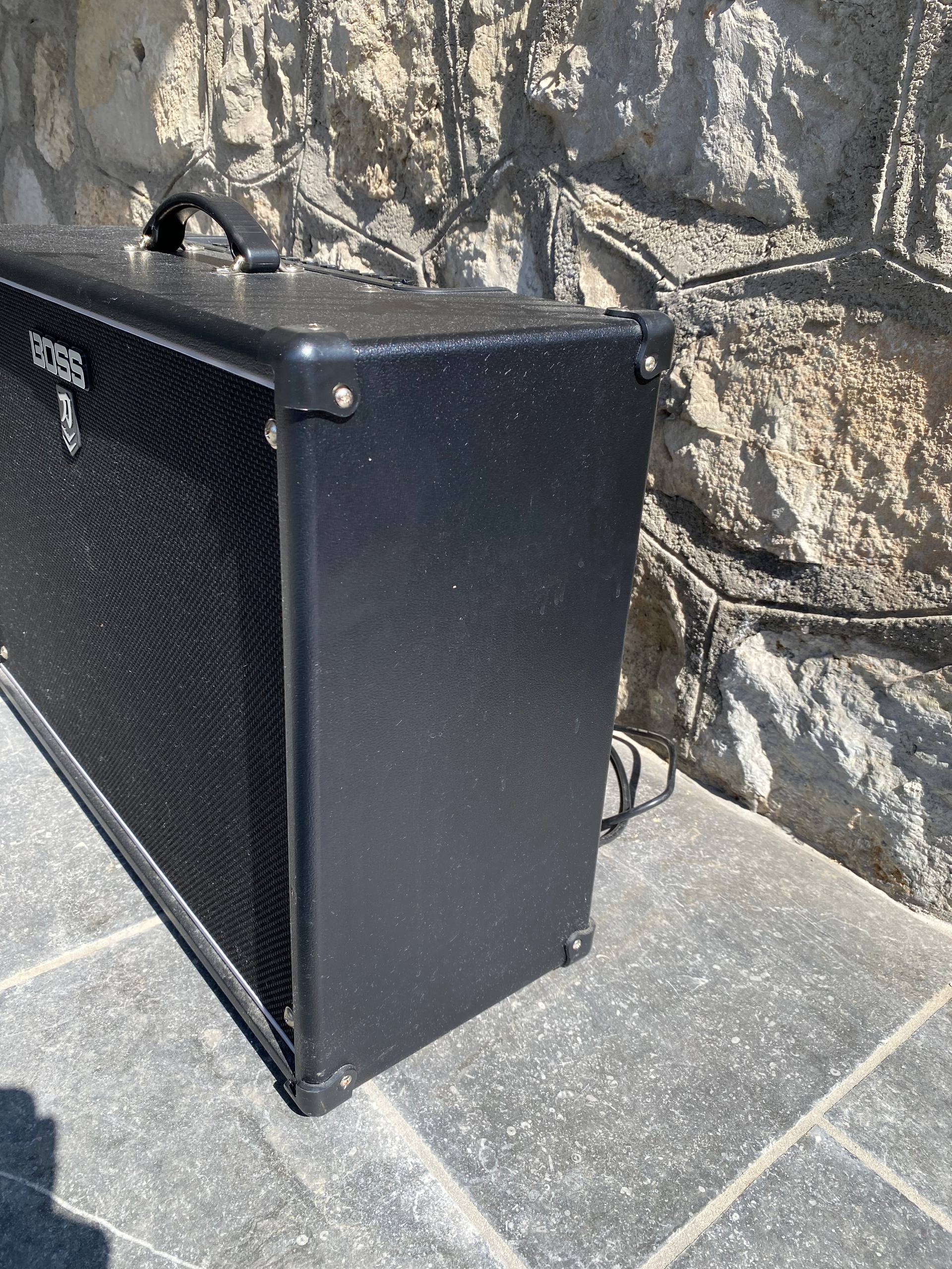 Boss Katana-100/212 MkII 100-Watt 2x12″ Modeling Guitar Amplifier