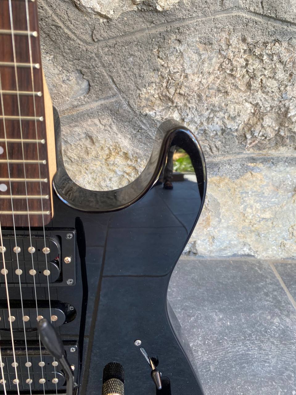 Yamaha RGX121Z Satin Black – HSH Electric Guitar (Good Condition, Made in Indonesia)