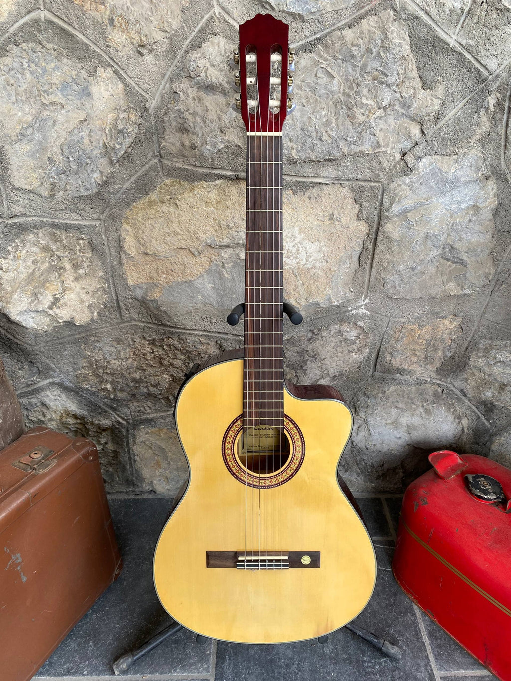 Tenson Classic Student Pro 4/4 with EQ Concert