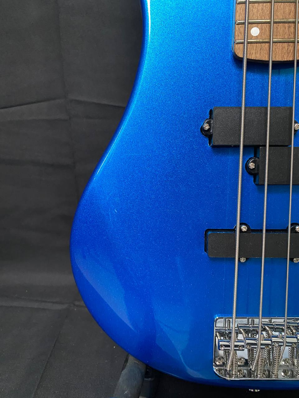 Vision JB8 Jazz Bass Starter Kit - Sosft case Jack and 35W Amplifer - Blue - NEW