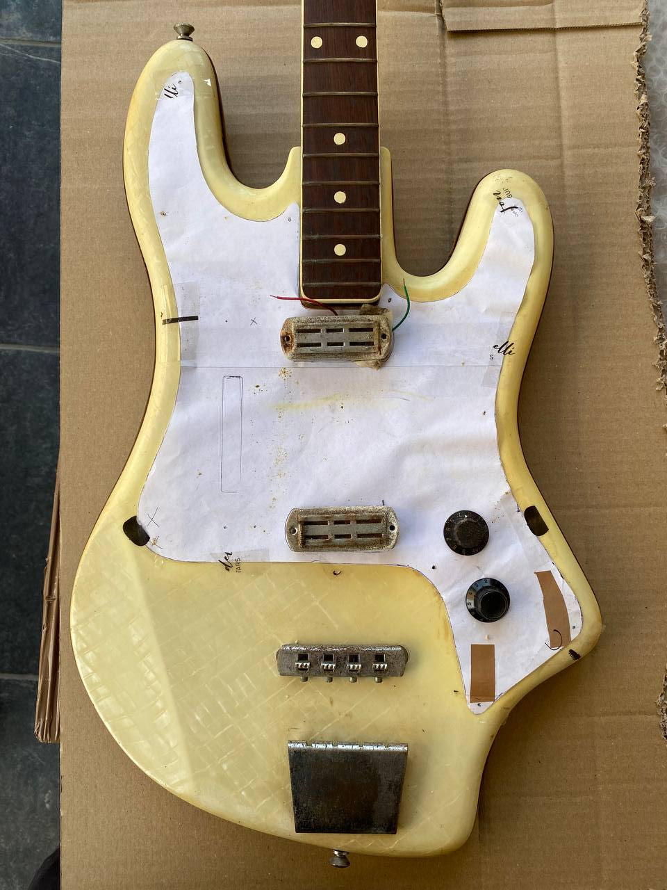 Vintage Layolo Bass (Made in Italy) - Pearloid Body - Restoration Project