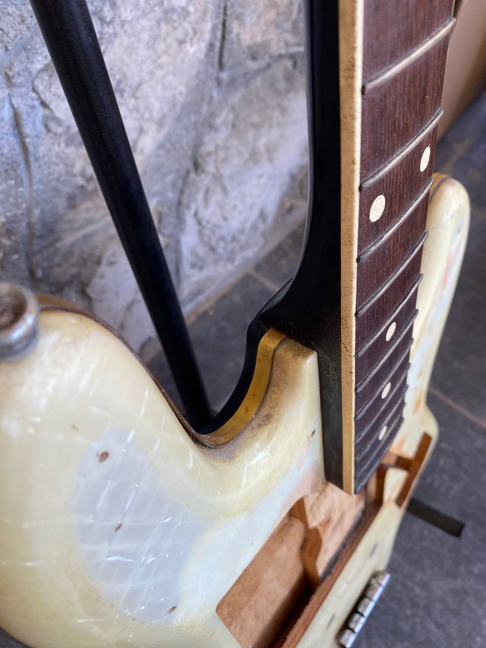 Vintage Layolo Bass (Made in Italy) - Pearloid Body - Restoration Project