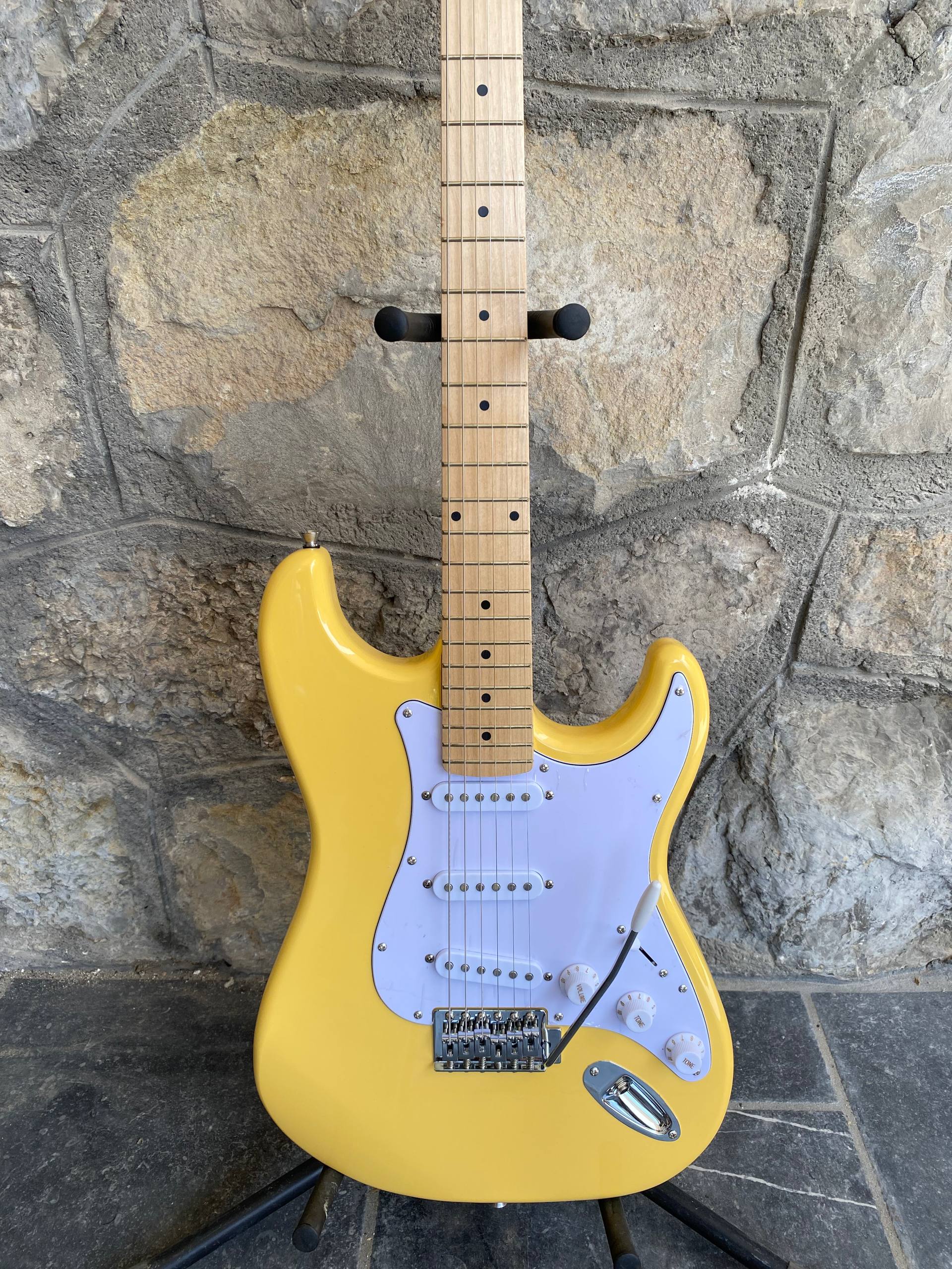 Vision Stratocaster ST5 Electric Guitar Starter Kit - Yellow - NEW