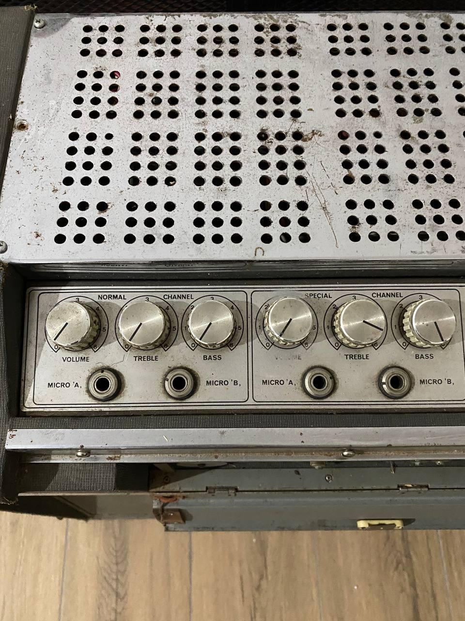 Meazzi 666 Amplifier & Tape Echo Unit - Vintage - For Parts/Repair - Not Working
