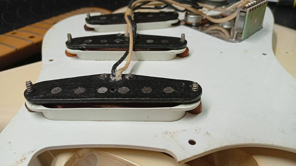 Amazing Fender Stratocaster ST-57 362 CIJ - Yellow Cream - N Serial
