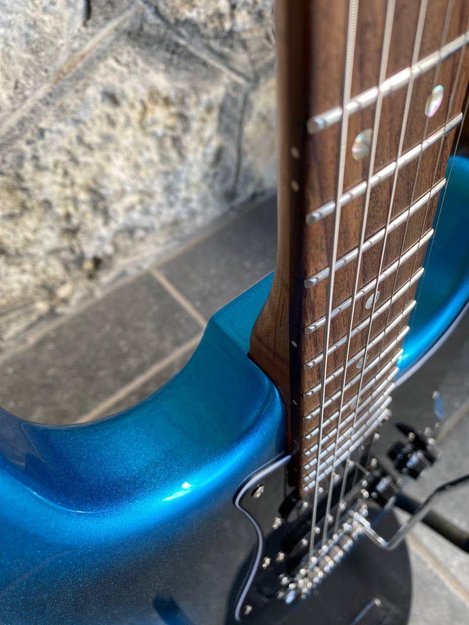 Mooer GTRS P800 Intelligent Guitar (Dark Night Blue) — Excellent Condition, Original Case & GWF4 Wireless Footswitch Included + Video Demo