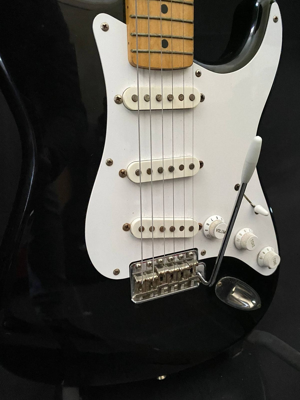 1987 Fender Japan E-Serial Eric Clapton Style– Black / Maple Neck