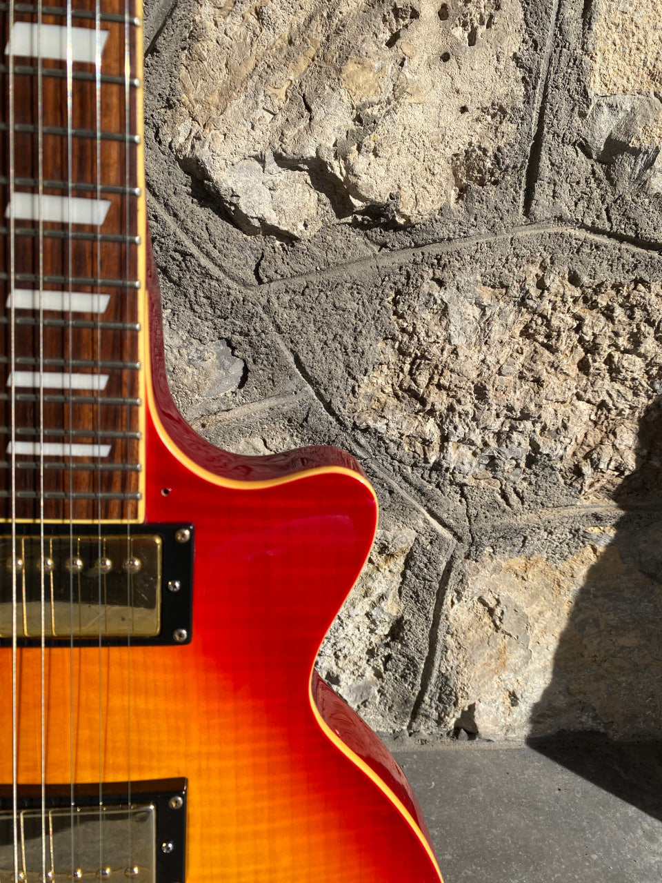 Stagg Les Paul Electric Guitar — Orange Burst, Flame Top, Gold Hardware, Phoenix Headstock Inlay, Set-Neck + Video Demo