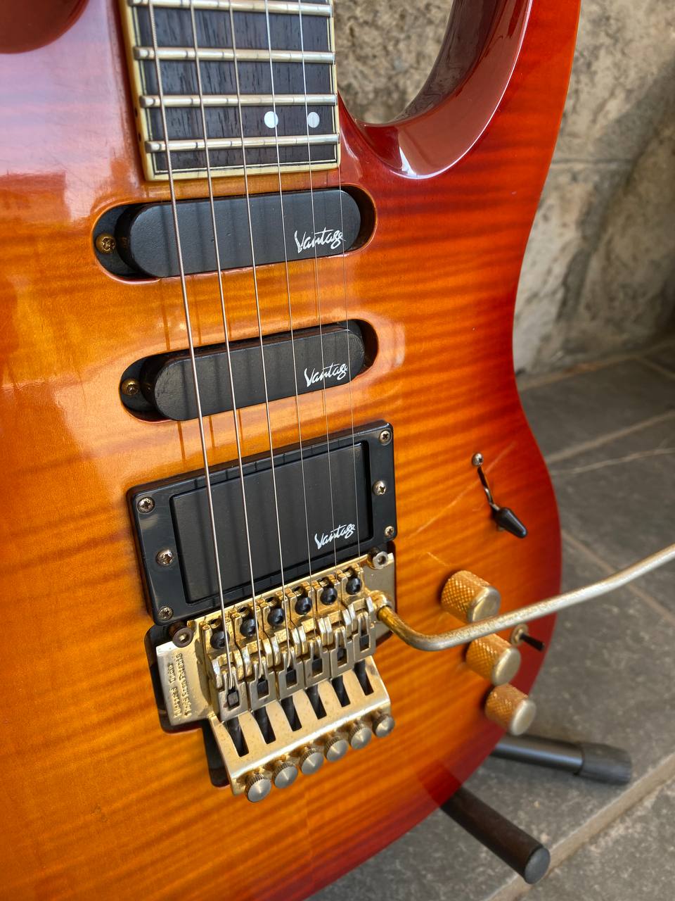 1995 Vantage 728 GDT Antique Violin Sunburst Superstrat