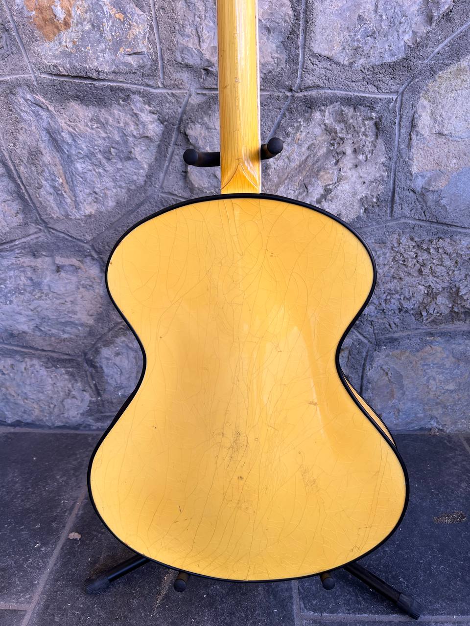 Spectacular 1950s Italian Wandre Framez Piper – Rare Yellow Crackle with Wood Neck