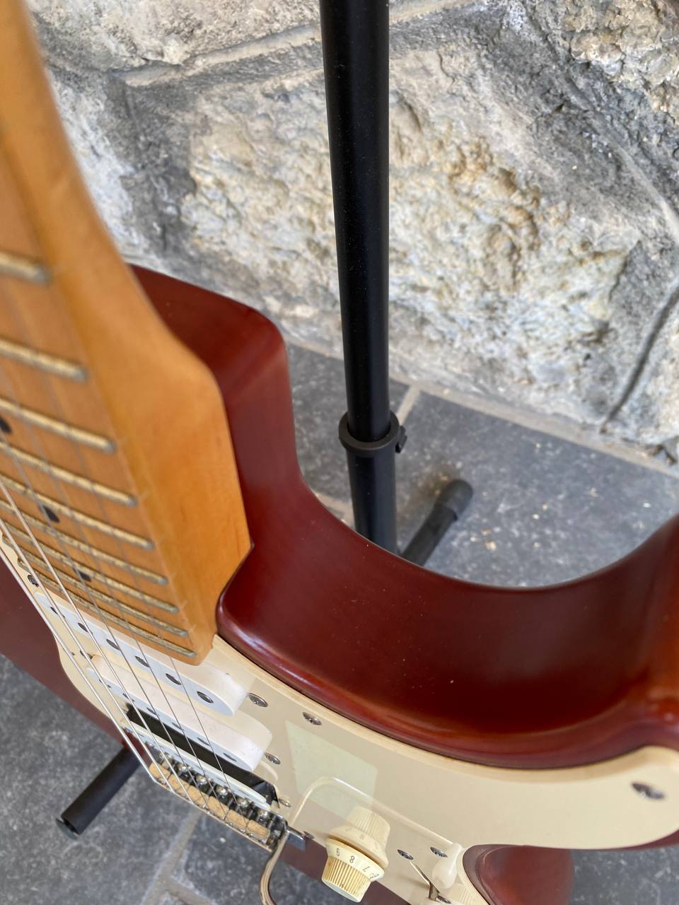 Yamaha Pacifica 112M Electric Guitar - Natural Walnut Finish - Maple Fretboard - HSS