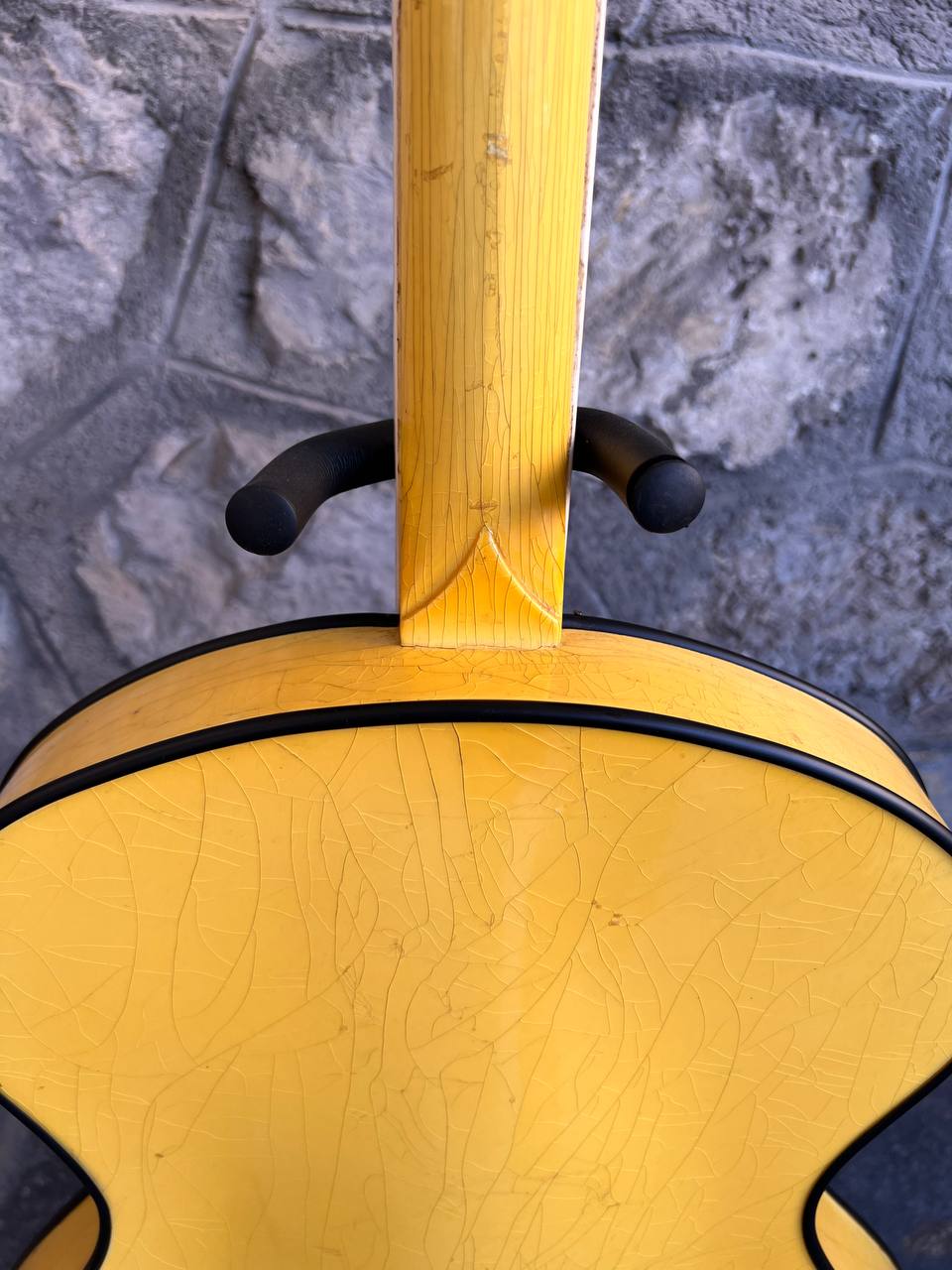 Spectacular 1950s Italian Wandre Framez Piper – Rare Yellow Crackle with Wood Neck