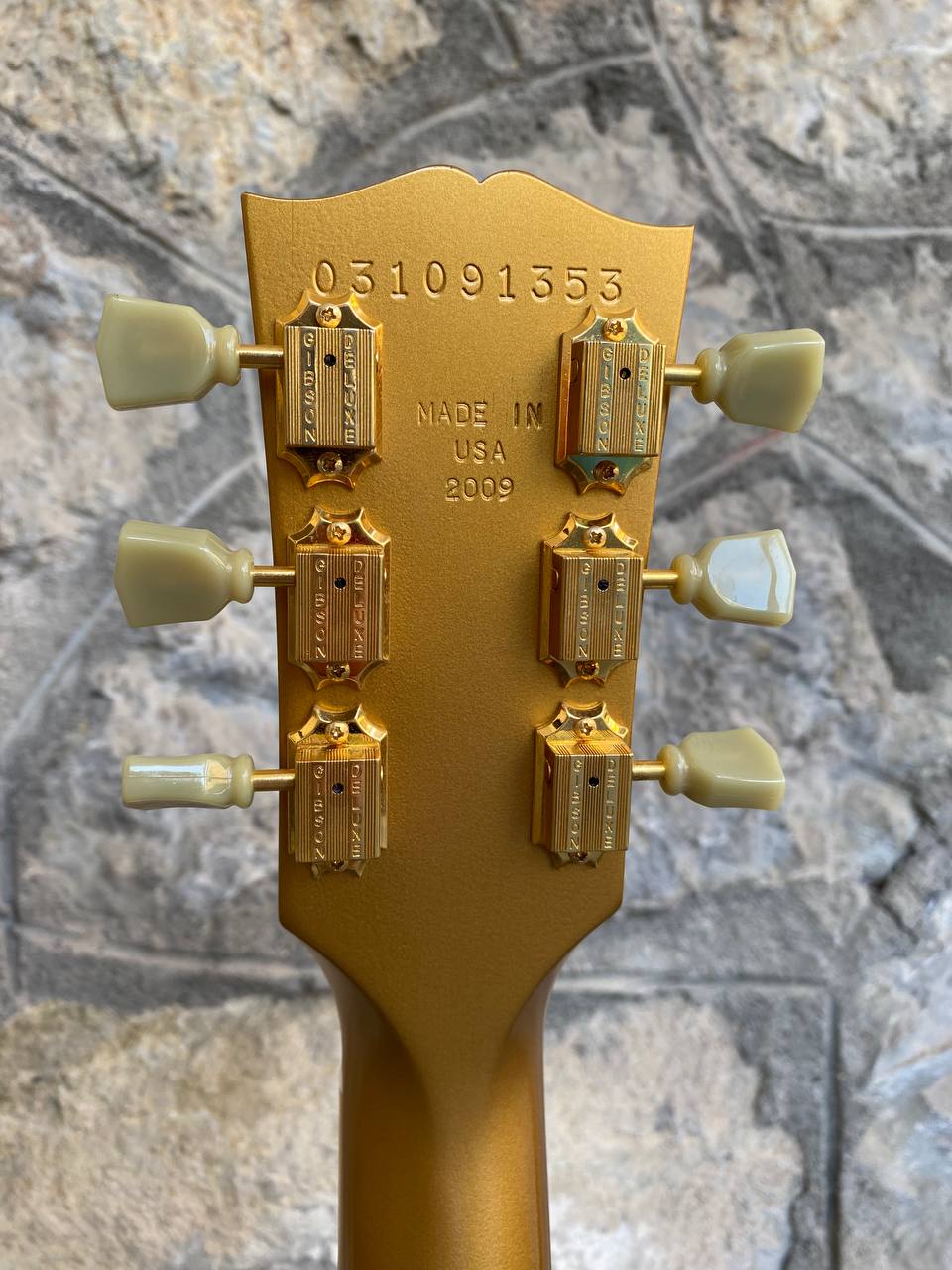Gibson Les Paul Studio Raw Power (Satin Gold) – 2009, Excellent Condition, Unique All-Maple Tone, Hard Case + Video Demo