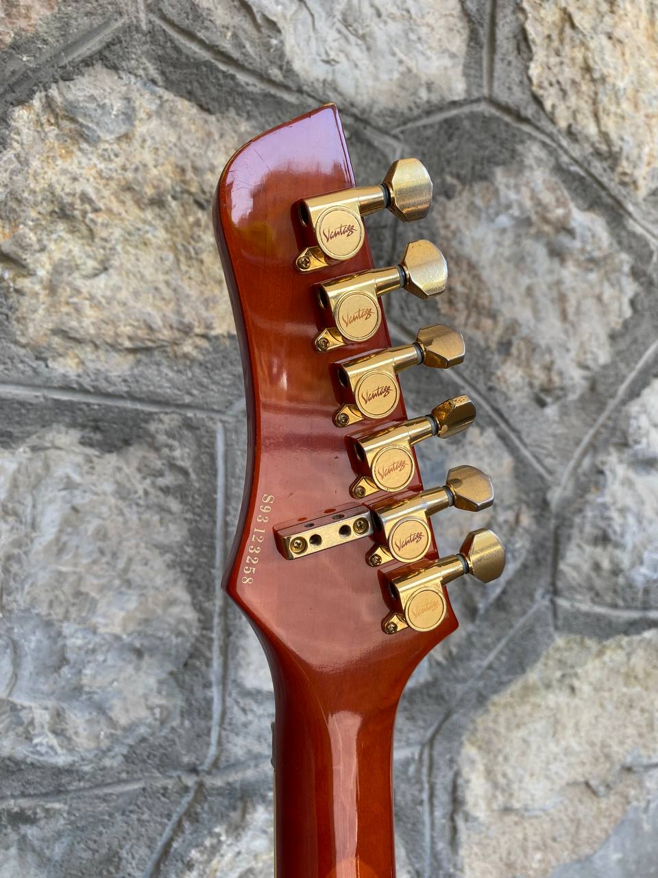1995 Vantage 728 GDT Antique Violin Sunburst Superstrat
