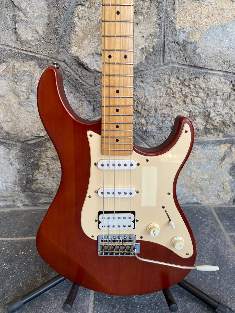 Yamaha Pacifica 112M Electric Guitar - Natural Walnut Finish - Maple Fretboard - HSS