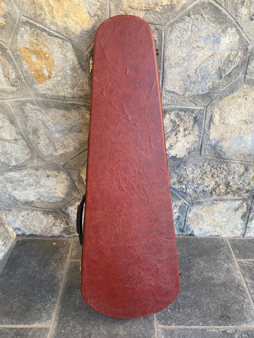 Jim Reed Teardrop Electric Guitar Hard Case – Red Velvet Interior with Accessory Compartment