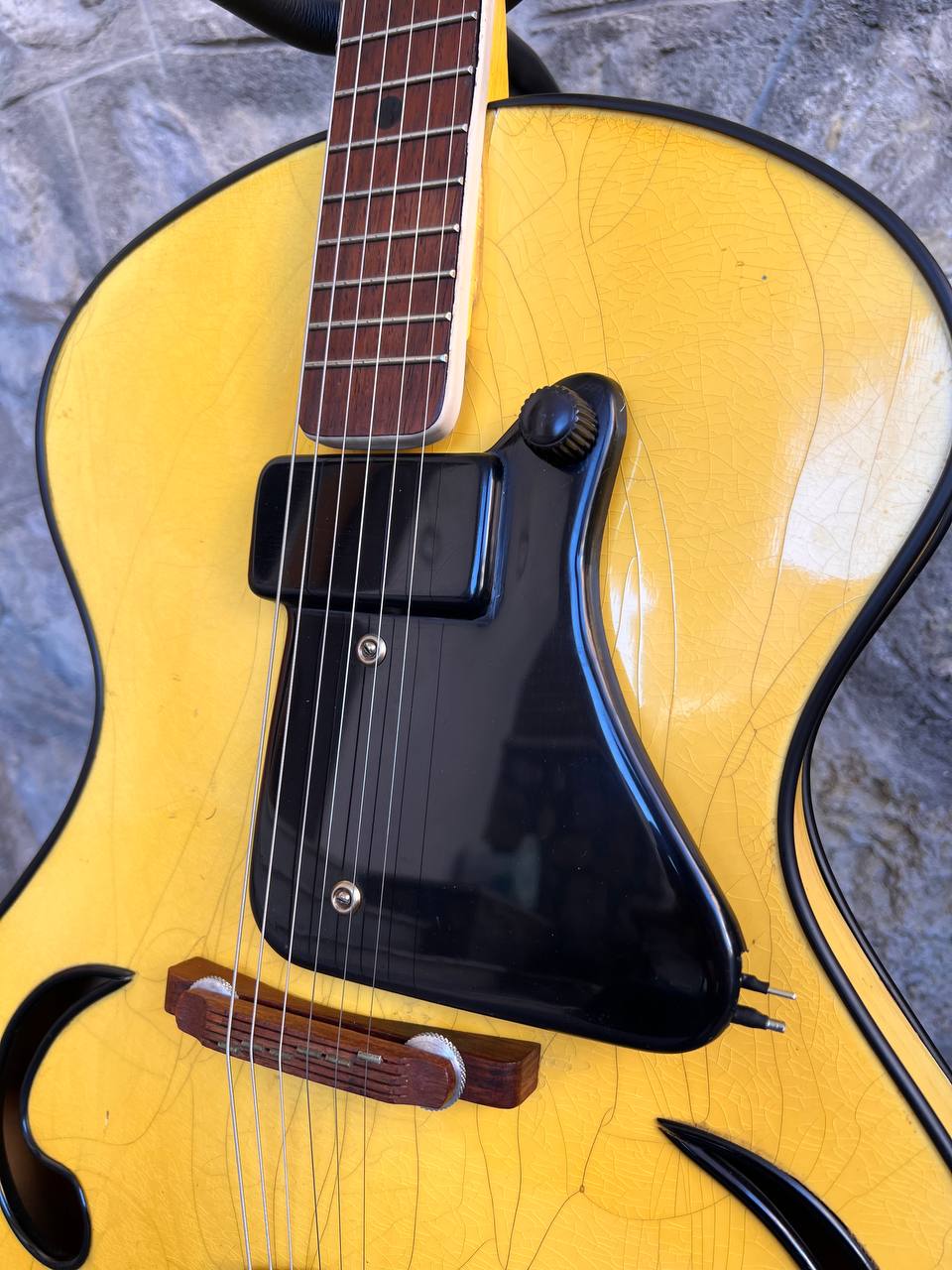 Spectacular 1950s Italian Wandre Framez Piper – Rare Yellow Crackle with Wood Neck