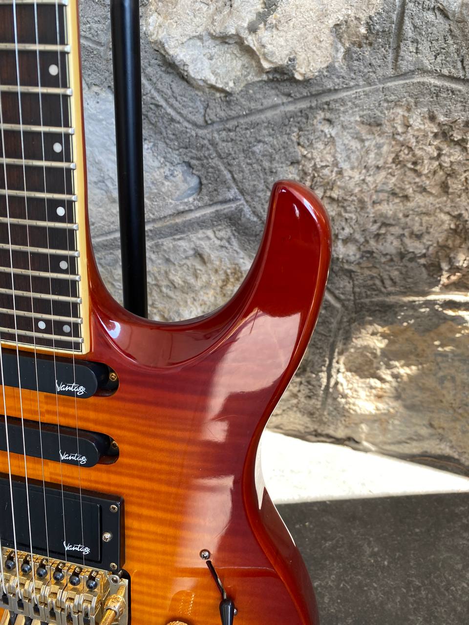 1995 Vantage 728 GDT Antique Violin Sunburst Superstrat