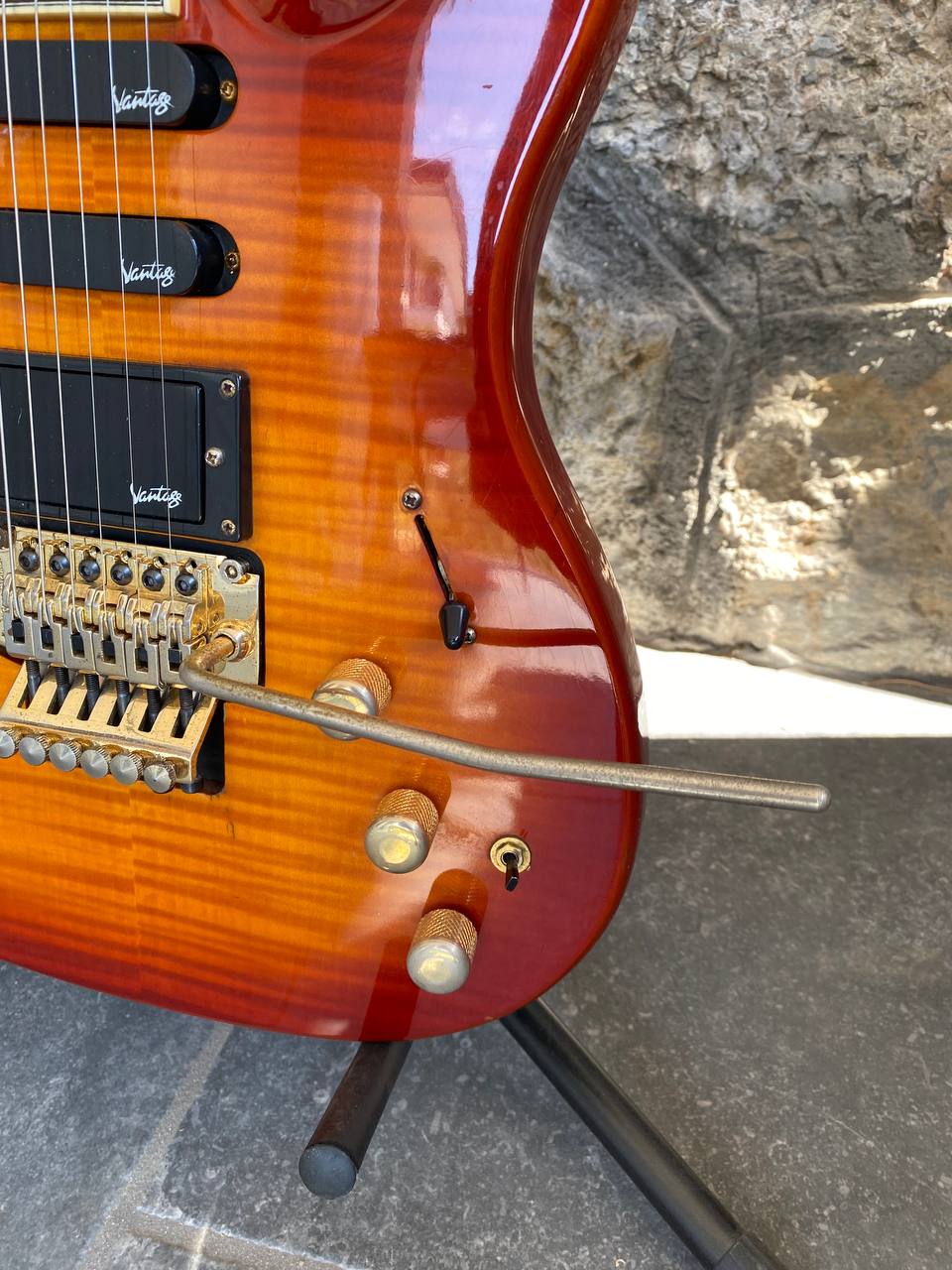 1995 Vantage 728 GDT Antique Violin Sunburst Superstrat