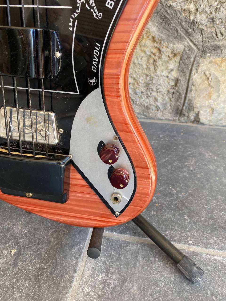 Rare Vintage 1964-65 Wandre Davoli Tigre 2 Bass – All-Original with Case