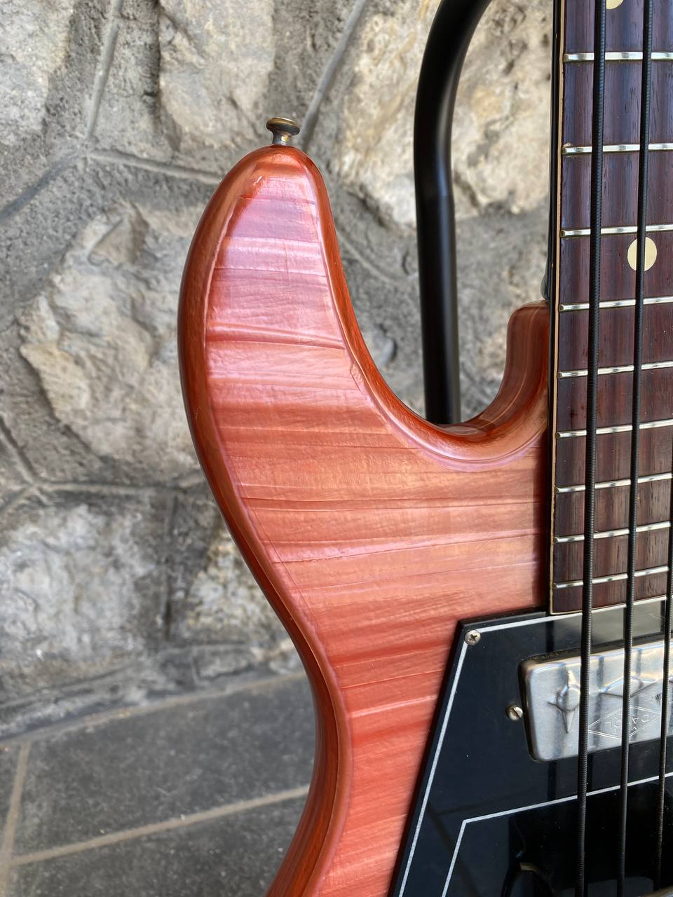 Rare Vintage 1964-65 Wandre Davoli Tigre 2 Bass – All-Original with Case