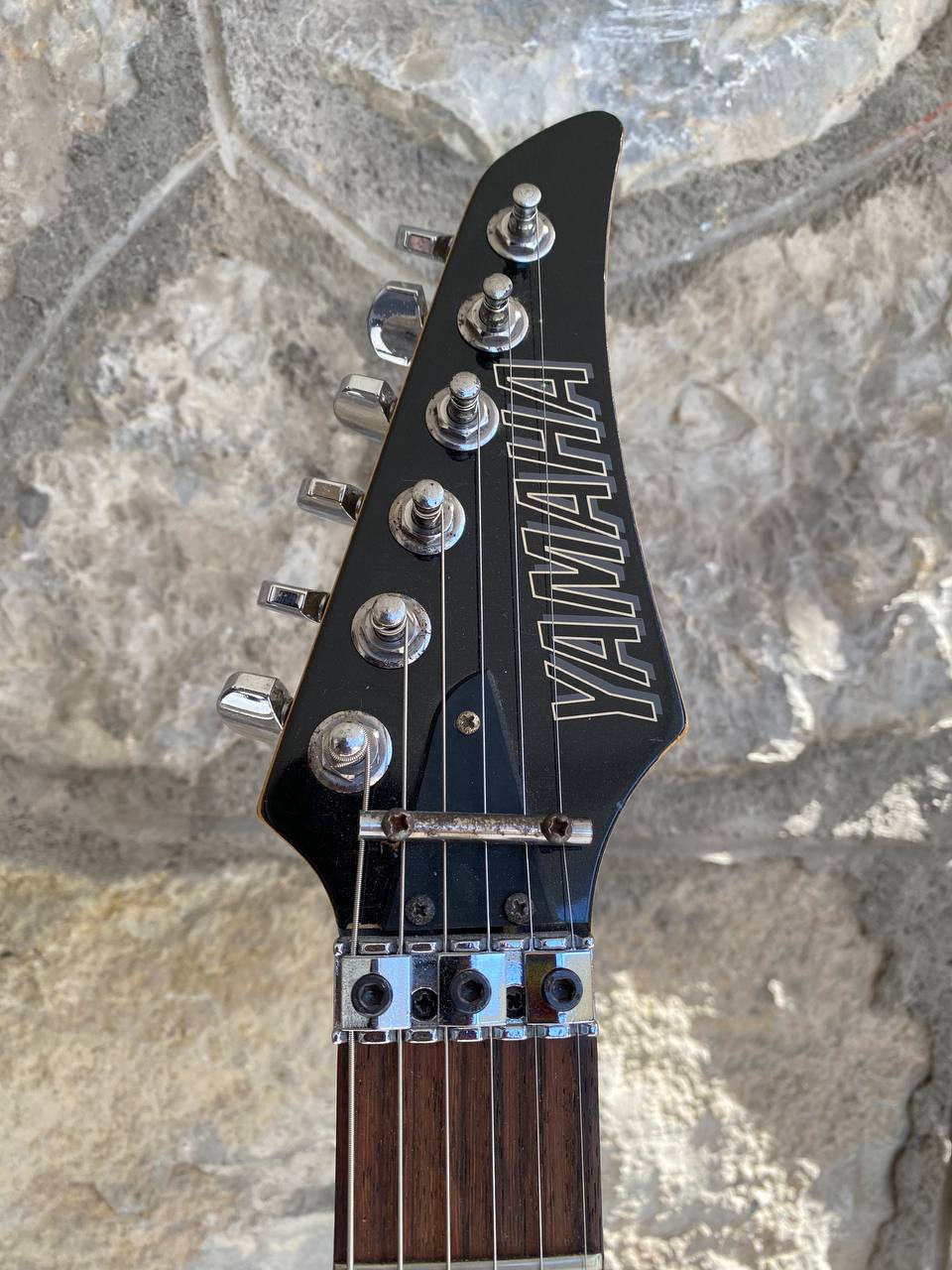Yamaha 421Dm Superstrat HSH Floyd rose 24 frets