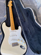 Vintage Fender Molded Hardshell Case – 1980s/1990s Stratocaster & Strat Plus
